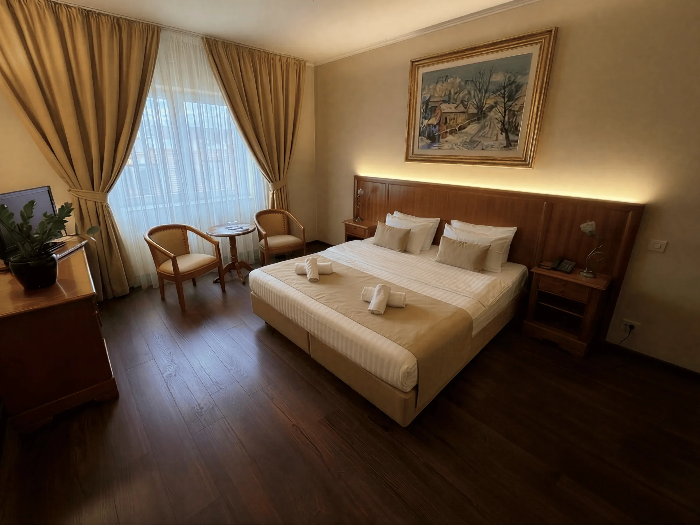 Deluxe double room interior